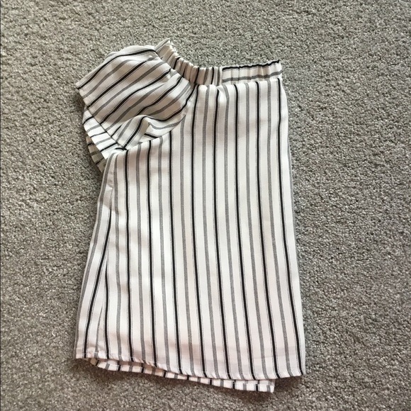 Off the shoulder top - Picture 2 of 5